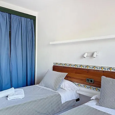 Roca Fornells, En Tramontana F239 * Форнельс