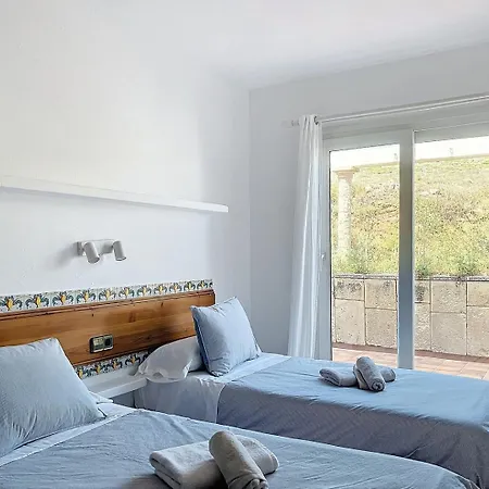 Roca Fornells, En Tramontana F239 * Форнельс